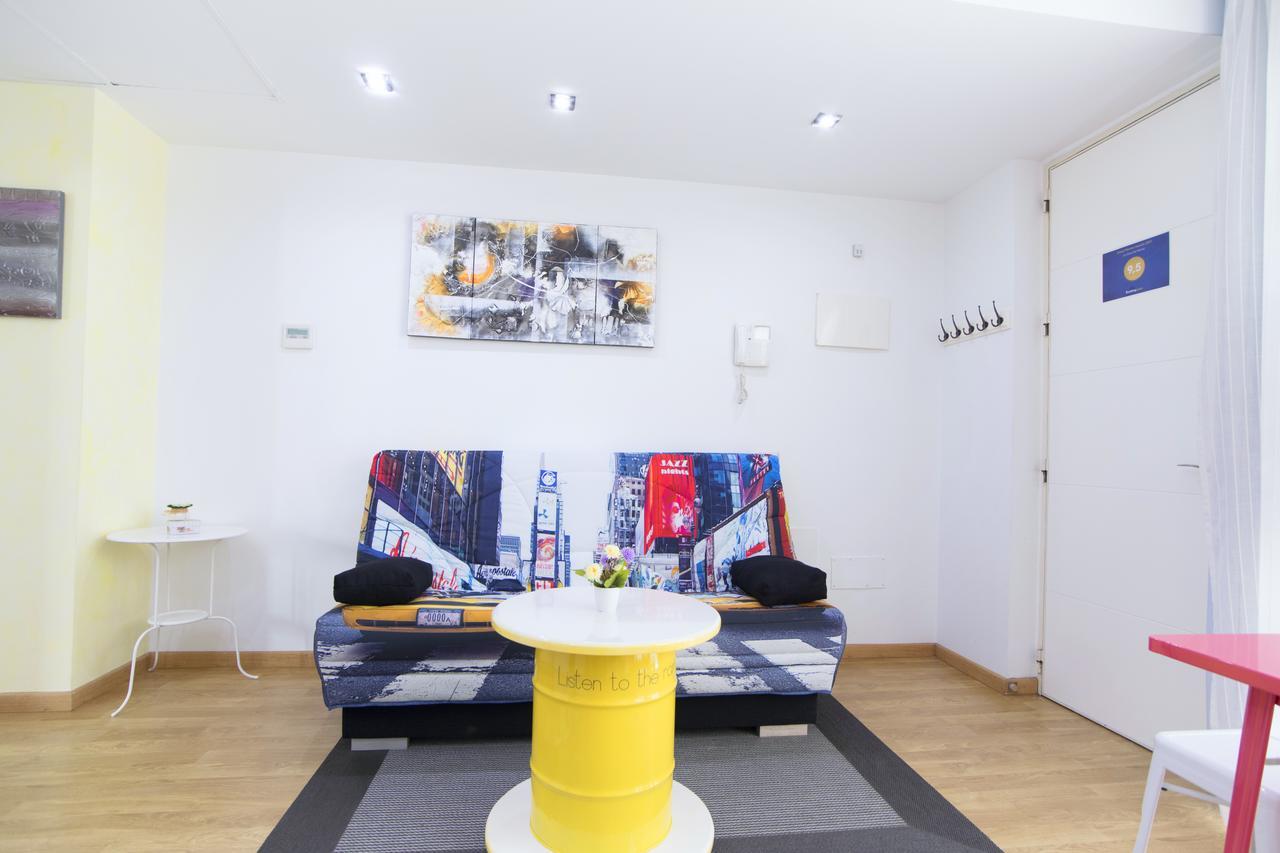Apartamentos Momas La Casa De Mama Málaga Kültér fotó