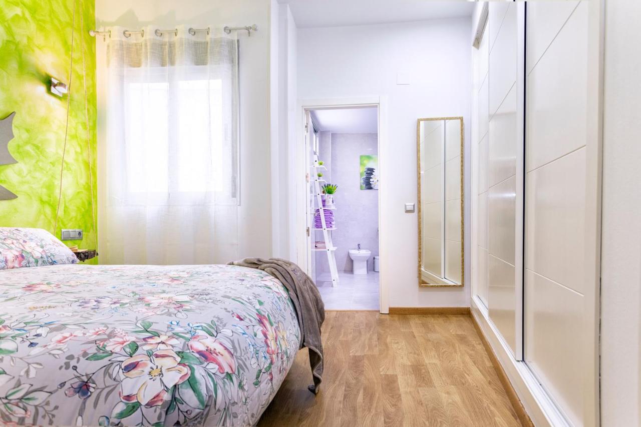 Apartamentos Momas La Casa De Mama Málaga Kültér fotó